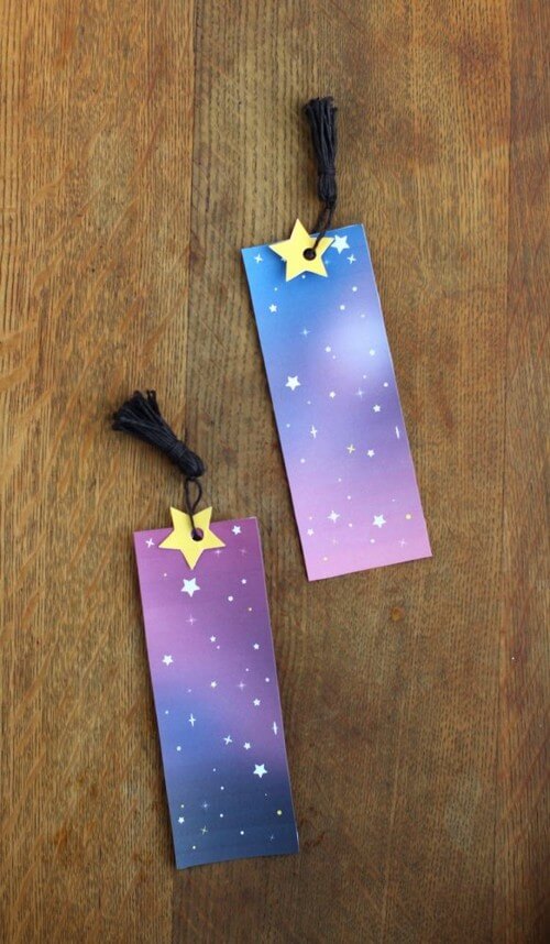 Teal Notes has free bookmarks you can print